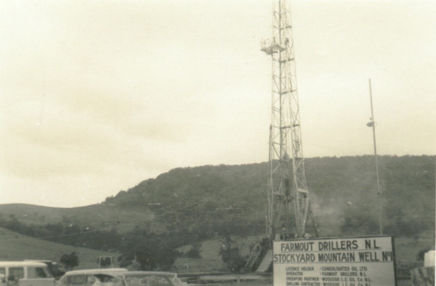 Drilling for oil at Mount Terry, Albion Park, 1960's.

Photo courtesy of Robert (Bob) Grey.