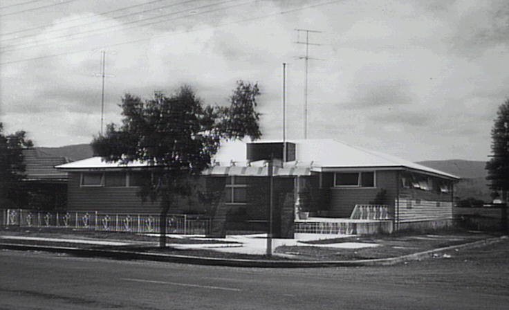 The first Albion Park RSL Club opened 1953.